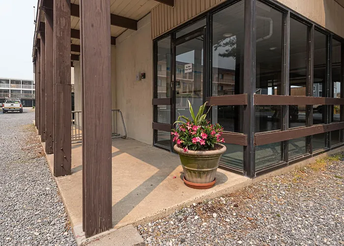 Direct Oceanfront With Pool 68th St With Pool