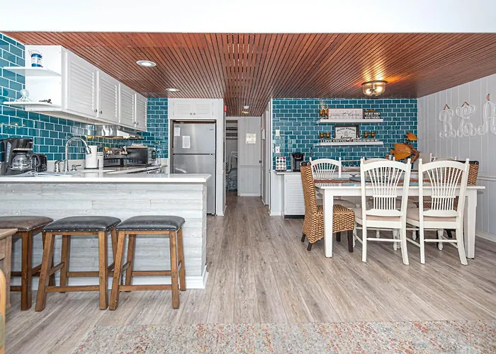 Holiday home Direct Oceanfront With Pool 68th St With Pool