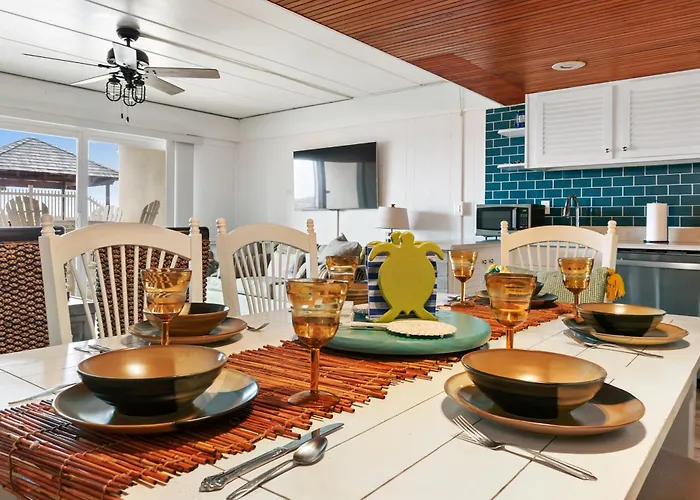 Holiday home Direct Oceanfront With Pool 68th St With Pool *